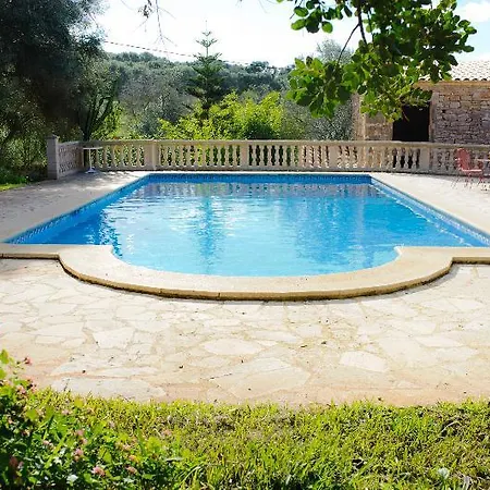 Cavea Villa *